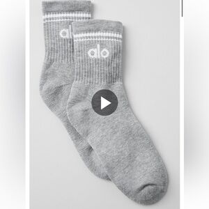COPY - ALO- Unisex Half-Crew Throwback Sock